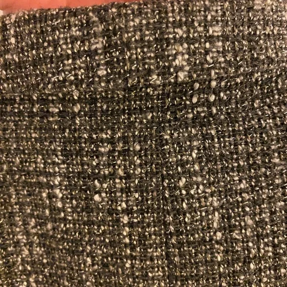 Coldwater Creek size 10 petite gray blazer. 2 front snap buttons. Tweed. - Picture 9 of 13
